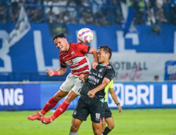 Liga 1 2025/2026: Madura United Imbangi Tuan Rumah Persib Bandung dengan Skor 0-0 