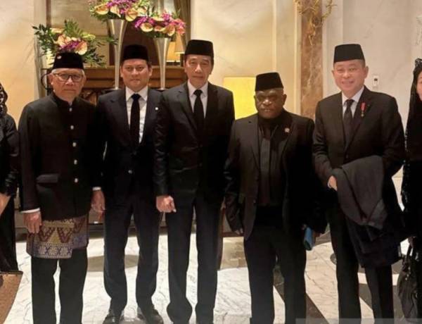 Menteri HAM dan Jokowi Bersiap Hadiri Pemakaman Paus Fransiskus