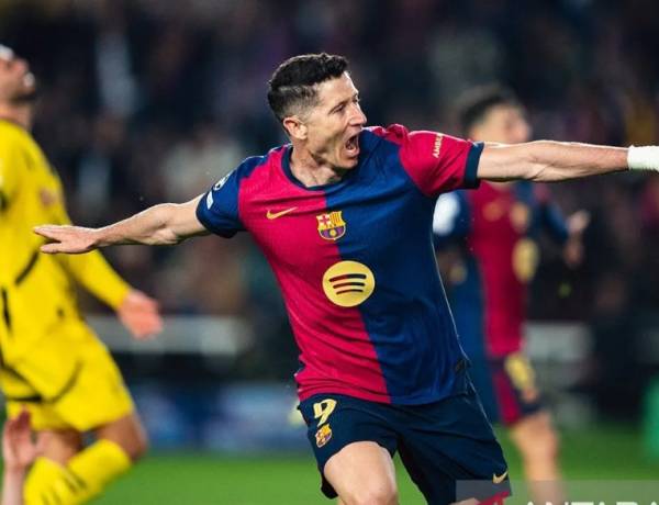 Musim Depan Robert Lewandowski Tegaskan Masih Perkuat  Barcelona