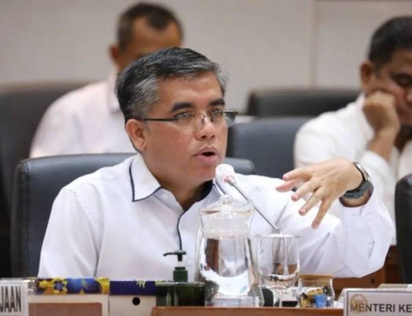 Menaker Yassierli  Sebut Pengangguran Turun pada Februari 2025
