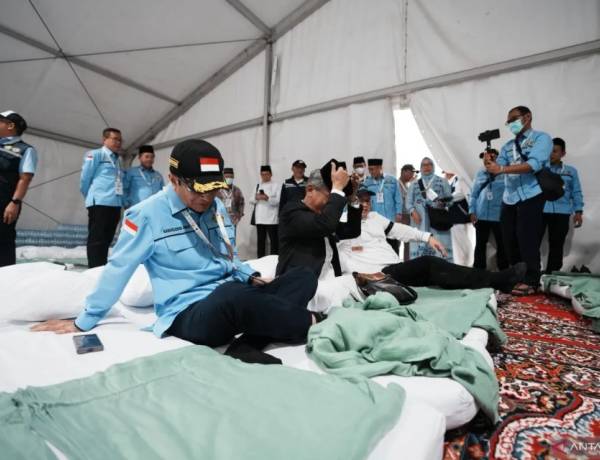 Pastikan persiapan Rampung, Menag Nasarudin Umar Tinjau Tenda di Arafah