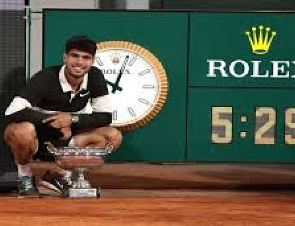 Alcaraz Juara Perancis Terbuka Dalam Pertarungan Epik Lima Setengah Jam