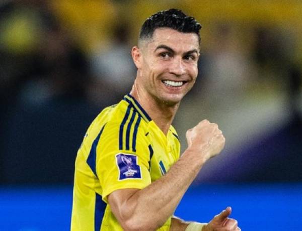 Megabintang Cristiano Ronaldo Resmi Bersama  Al-Nassr hingga 2027