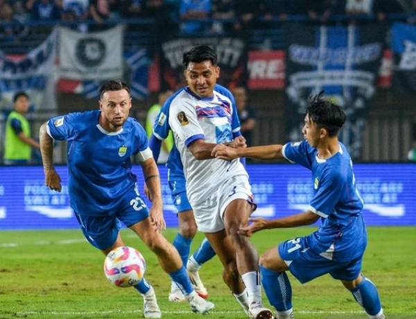 Laga Pembuka Piala Presiden 2025: Port FC Redam Tuan Rumah Persib Bandung  2-0