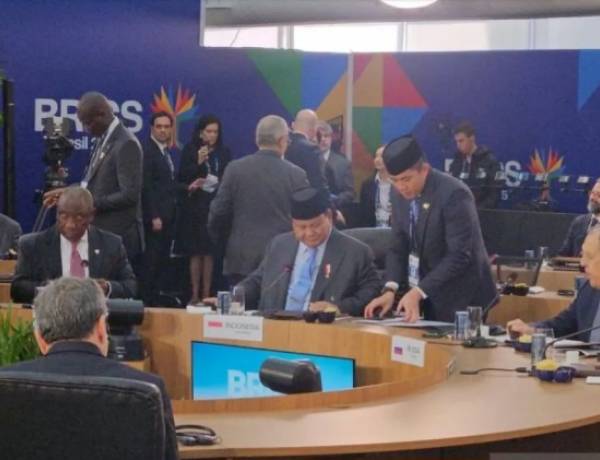 Pembukaan KTT BRICS ke-17:  Presiden Brasil Luiz Inácio Lula da Silva Sambut Khusus kepada Presiden Prabowo