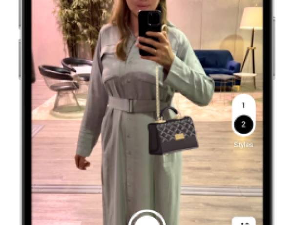 Belanja Tas Secara Online Kini Lebih Mudah dengan Shoulder Try-On Berteknologi AR