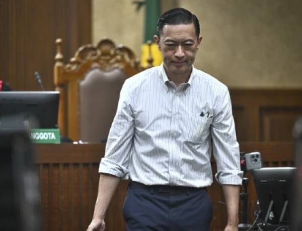 Brreaking News: Tom Lembong Divonis 4,5 Tahun Penjara