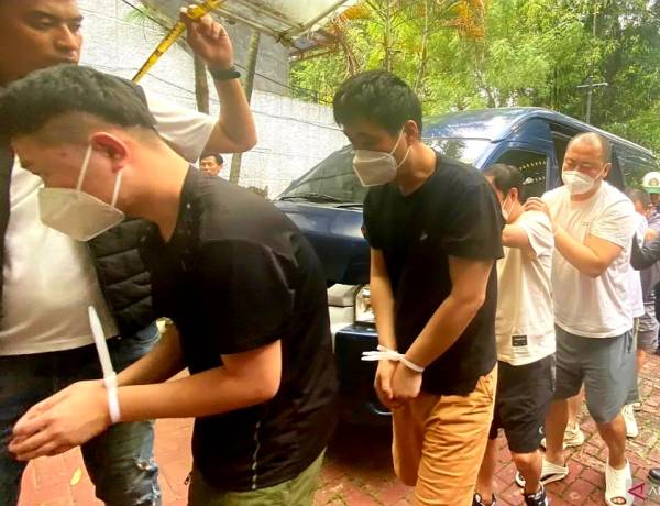 Penyamaran WNA jadi Polisi Terbongkar, Ini Alasan Mereka!