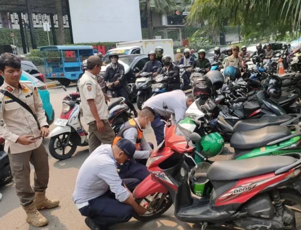 Viral Minta Rp100.000, Polisi Tangkap Jukir Liar di Tanah Abang