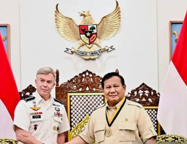 Presiden Prabowo Terima  Medali Kehormatan dari Komando Operasi Khusus AS