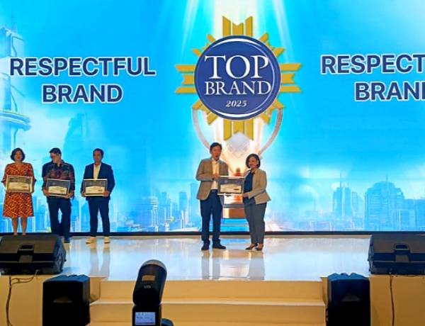 JEC Raih Top Brand Award 2025: Bukti Kepemimpinan Tak Tertandingi di Layanan Kesehatan Mata Indonesia