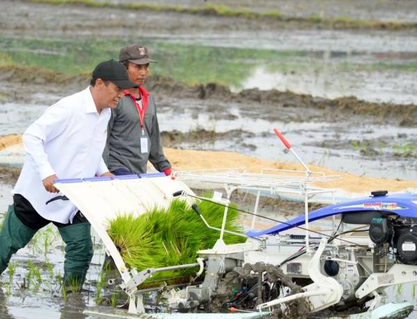 Berpihak ke Petani dan Rakyat, Mentan Amran Tegas Lawan Mafia Pangan