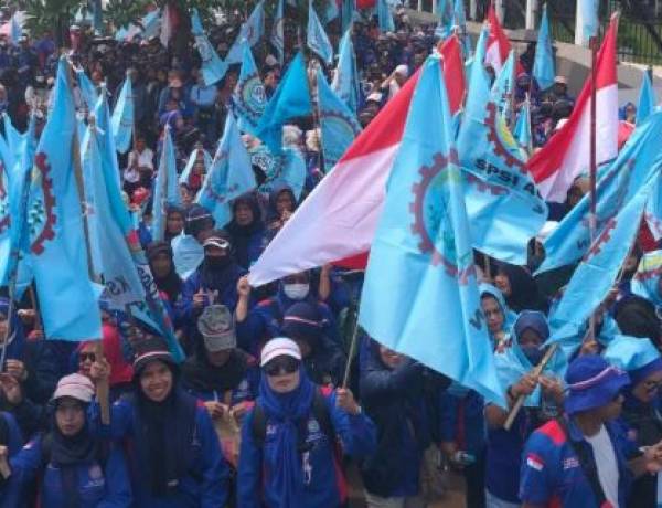 Aksi Buruh di Depan DPR/MPR, Serukan 5 Tuntutan Utama