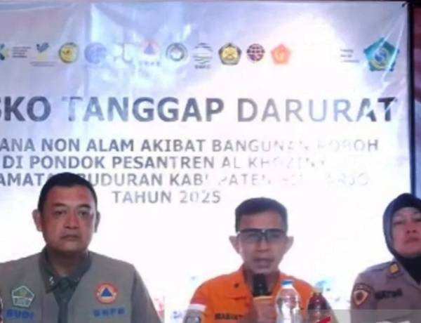 Hingga Senin Dini Hari,  Basarnas Evakuasi 54 Jenazah Tragedi Musholla Ponpes Al Khoziny Sidoarjo