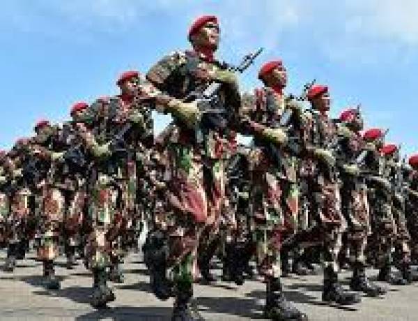 Wajah Baru TNI Setahun di Bawah Kepemimpinan Prabowo