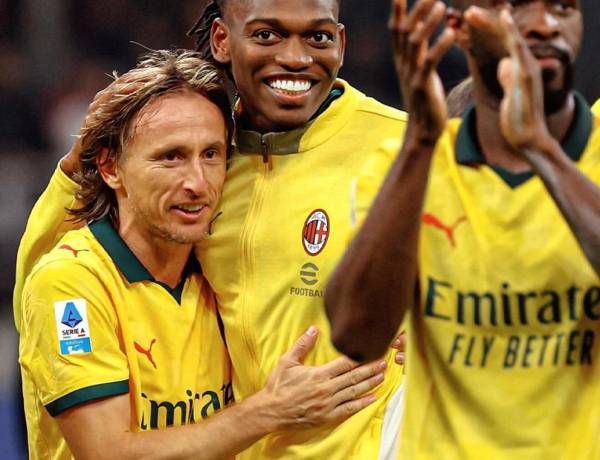AC Milan Puncaki Klasemen Serie A