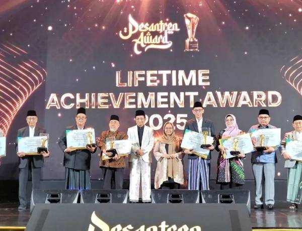 Kemenag RI Gelar Malam Penghargaan Pesantren Award 2025