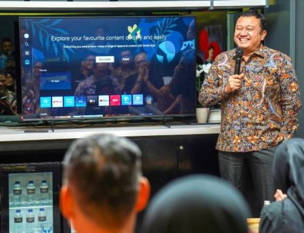 Indosat dan Komdigi Perkuat Ekosistem Registrasi eSIM Digital Berbasis Biometrik