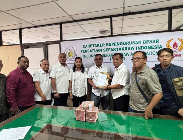Rudianto Manurung Serahkan Berkas Calon Ketua Umum PB.PSTI ke KONI Pusat