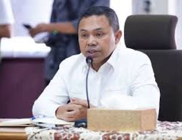 KPK Tangkap Gubernur Riau dalam OTT