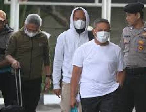 Gubernur Riau Diperiksa di Kantor KPK