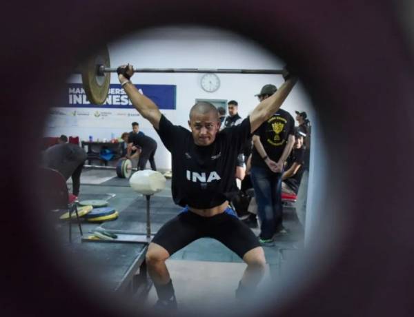 Jadi Juara Dunia 2025, Rizki Lifter Putra Indonesia Juniansyah Jadi Letnan Dua TNI