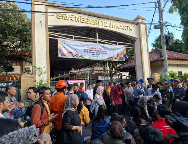 Densus 88 Polri Telusuri Kaitan Pelaku Ledakan SMAN 72 dengan Jaringan Teror