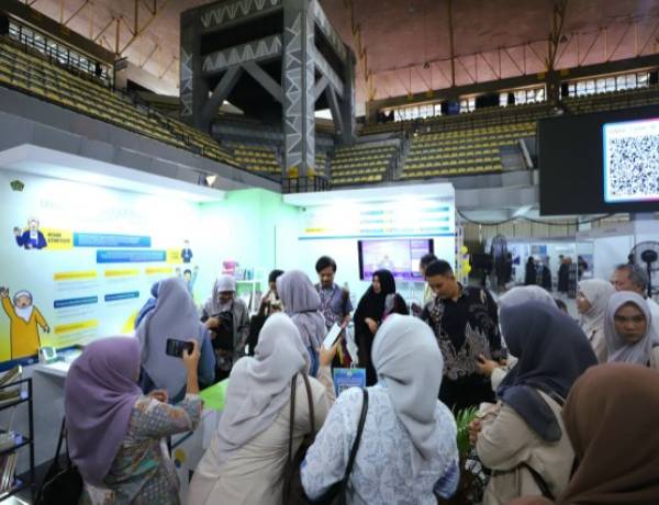 Kemenag Hadirkan Layanan Informasi, Perkuat Edukasi dan Literasi Halal Lewat UI Halal Expo 2025