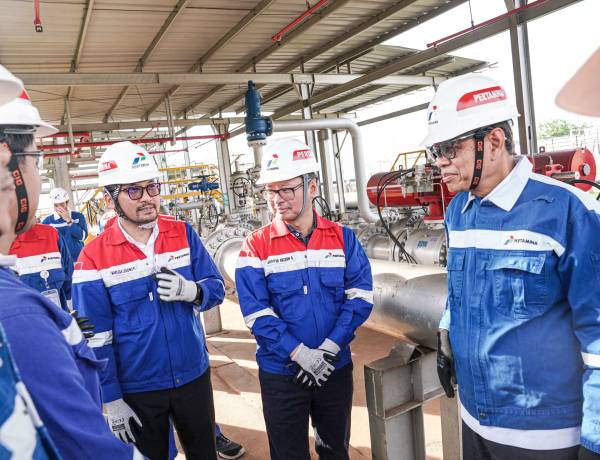 Sidak ke Terminal BBM Pertamina, Wamen ESDM Tegaskan Pasokan BBM Nataru Aman