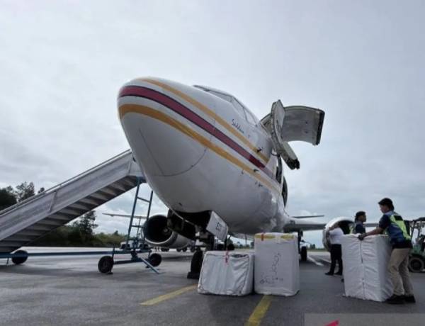 Kemensos Terbangkan Obat-Dapur Umum ke Aceh, Sumut, Sumbar