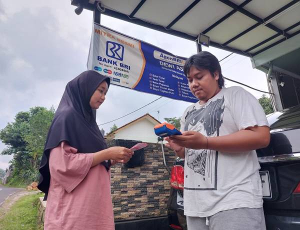Ada BriLink, Transaksi Miliaran Rupiah Warga Dusun Semudah Belanja di Warung Tetangga