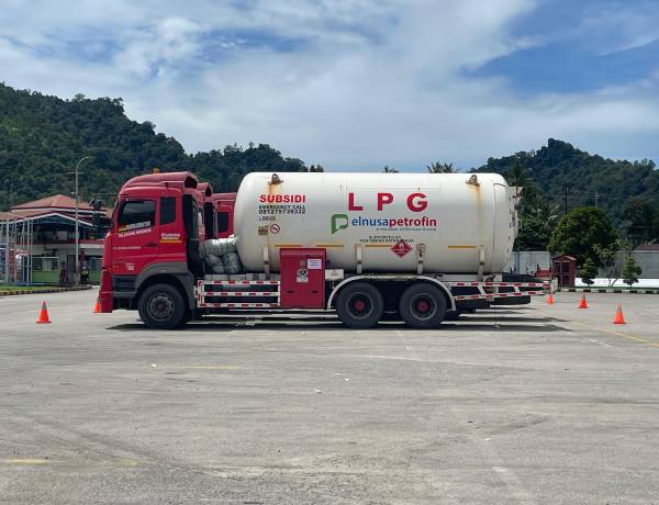 Tembus Daerah Terisolir Pertamina Patra Niaga Salurkan Bantuan LPG ke Sibolga dan Pulau Nias