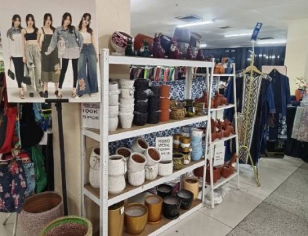 Berbagai Produk Unggulan Dekranasda dan UKM Jaksel Dijajakan di Blok M Hub