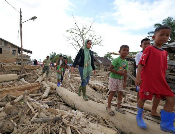 Bakti BCA dan BCA Syariah Jangkau Korban Bencana di Aceh Tamiang