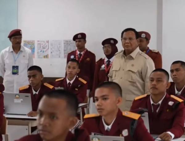 Presiden Prabowo Resmikan 166 Sekolah Rakyat