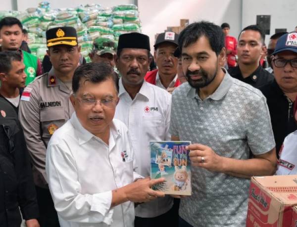 PMI Serahkan Bantuan Kemanusiaan Ke Pemprov Aceh