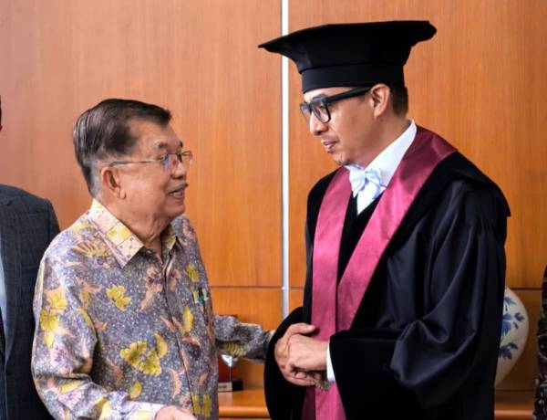 Jusuf  Kalla Hadiri Pengukuhan Guru Besar Prof Zainal Arifin Mockhtar Fakultas Hukum UGM Yogyakarta