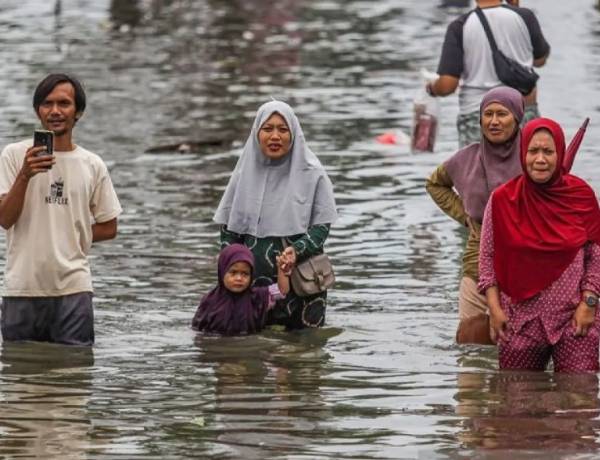 815 Orang Mengungsi Akibat Banjir Bekasi