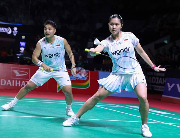 Kalahkan Pasangan China, Debut Manis Pasangan Lenny/Apriyani di Istora