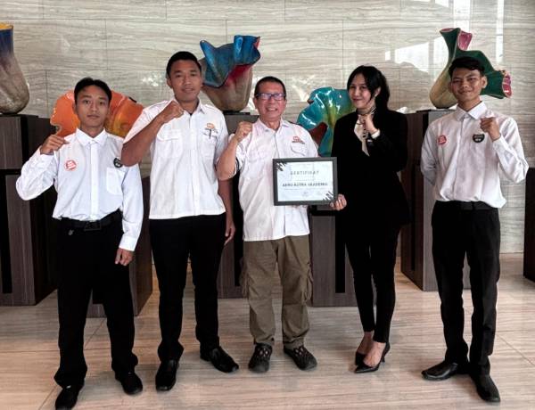 Sertifikat Apresiasi dari Mercure Hotel Karawang kepada Aero Astra Akademia