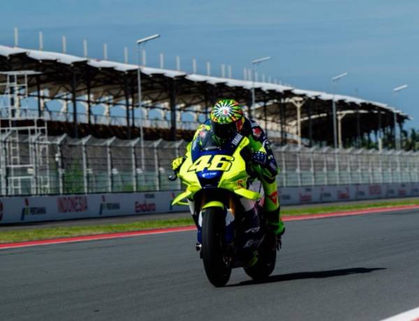 Valentino Rossi Pantau Pengembangan Pelumas Pertamina Enduro dan VR46 Riders Academy
