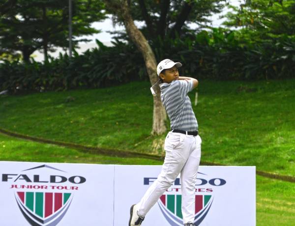 Duel Ketat Pegolf Muda Warnai Putaran Kedua Faldo Series Indonesia