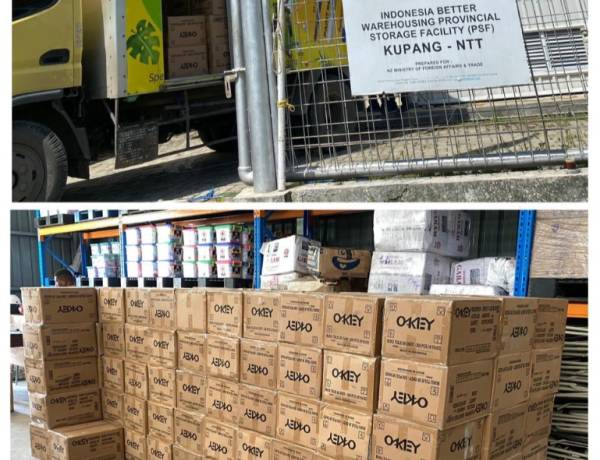 PMI Salurkan 50 Ribu Buku Tulis dan 25 Ribu Pulpen untuk Sekolah di NTT