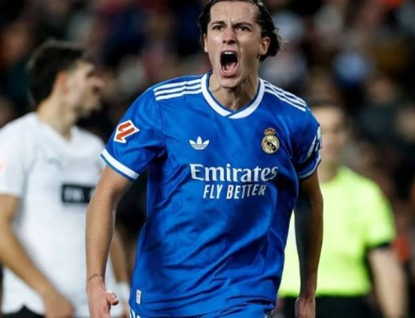 Liga Spanyol: Hajar Valemcia 2-0, Real Madrid Pepet Barcelona