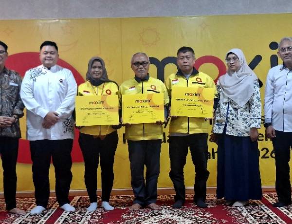 Maxim Tebar Bonus Hari Raya untuk 50 Ribu Pengemudi, Pemerintah Apresiasi Dukungan bagi Ekosistem Transportasi Digital