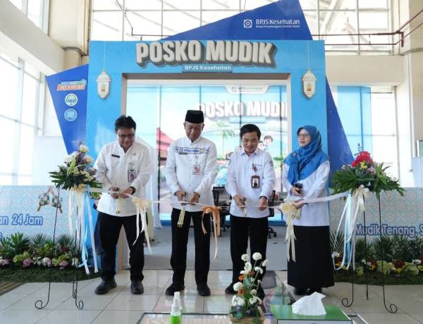 Wali Kota Munjirin Resmikan Posko Kesehatan Mudik BPJS Kesehatan di Terminal Pulogebang