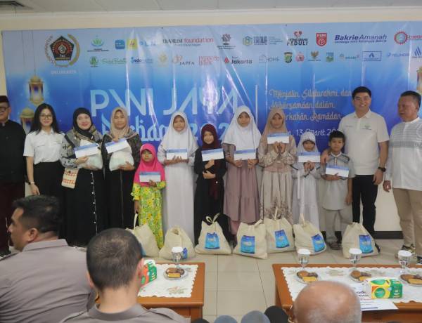 Ketum PWI Pusat Hadiri Buka Bersama dan Pemberian Santunan dari PWI Jaya