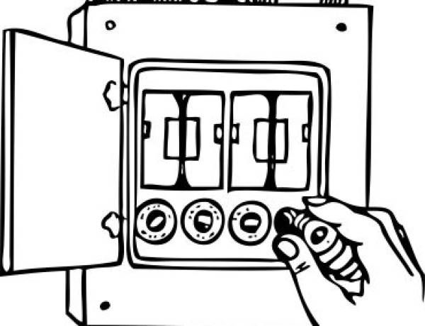 Tips Keamanan Listrik di Rumah Saat Mudik