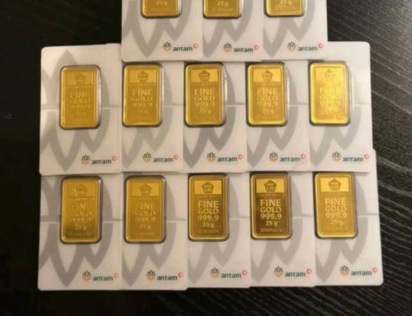 Harga Emas Antam Melemah Ikuti Tren Harga Emas Dunia
