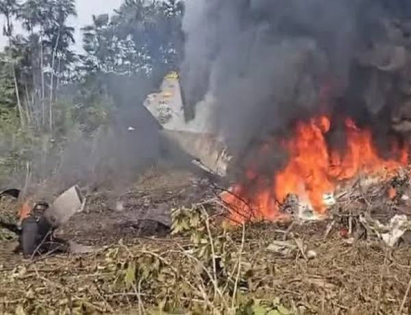 Pesawat Hercules Milik Militer Kolombia Jatuh dan Meledak, Korban Tewas 66 Orang